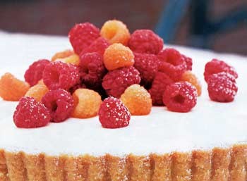 Ginger-cream tart with raspberries