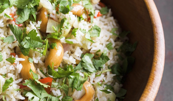 Ginger-garlic spiced cashew rice