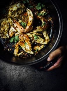 Ginger-garlic stir-fried crab