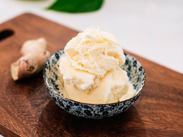 Ginger ice cream