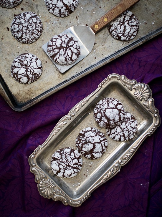 Ginger molasses dark chocolate crinkle cookies