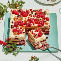 Ginger-raspberry icebox cake with caramel cream