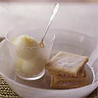 Ginger shortbread with melon sorbet