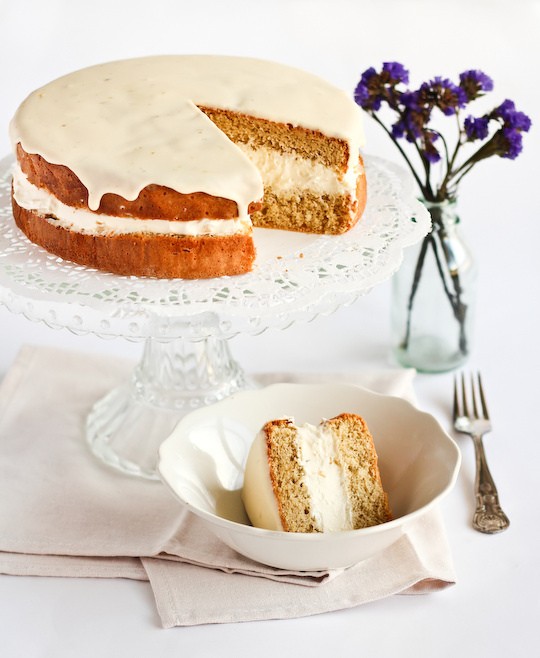 Ginger sponge cake with a citrus curd glaze