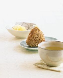 Ginger takikomi gohan onigiri