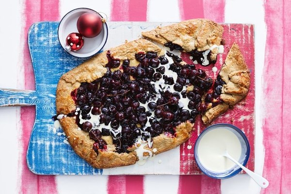 Gingerbread & cherry galette