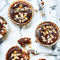 Gingerbread Bakewell tarts