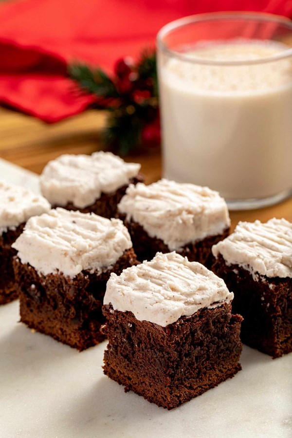 Gingerbread brownies with eggnog frosting