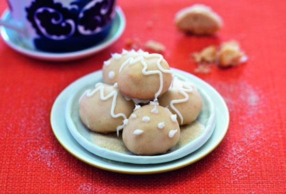 Gingerbread butter drops with lemon glaze