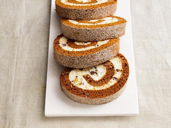 Gingerbread cake roll