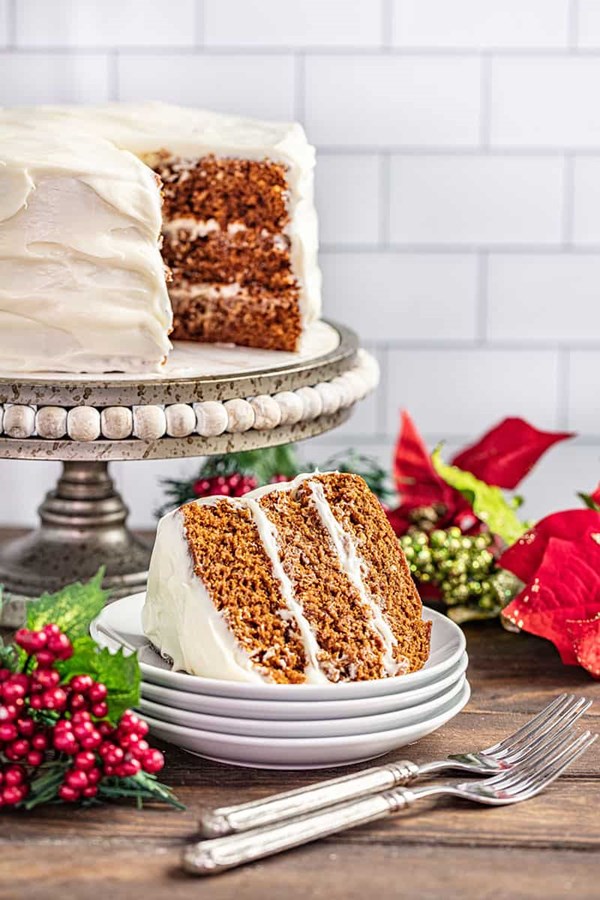 Gingerbread cake with cream cheese frosting