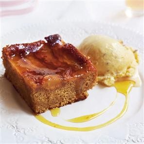 Gingerbread cake with maple and toasted pecan icecream