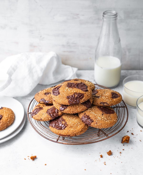 Gingerbread chocolate chip cookies