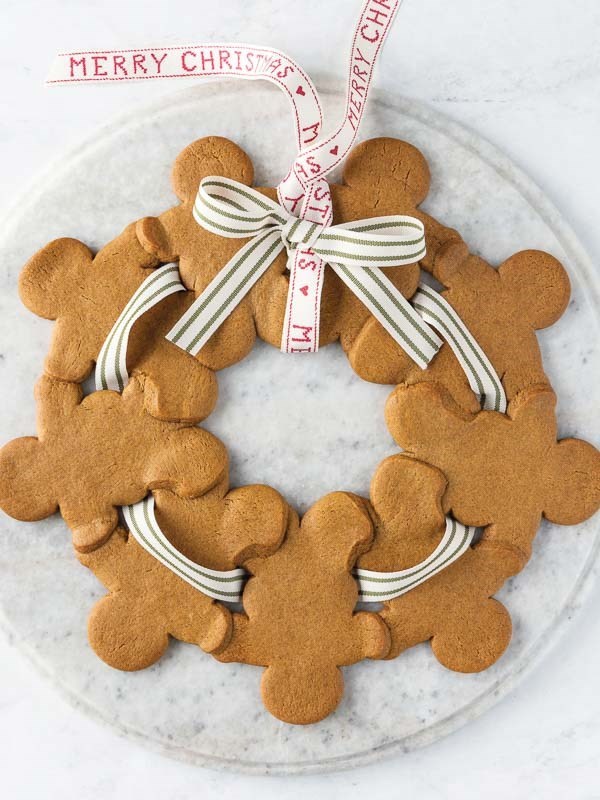 Gingerbread cookie wreaths