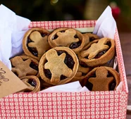 Gingerbread mince pies