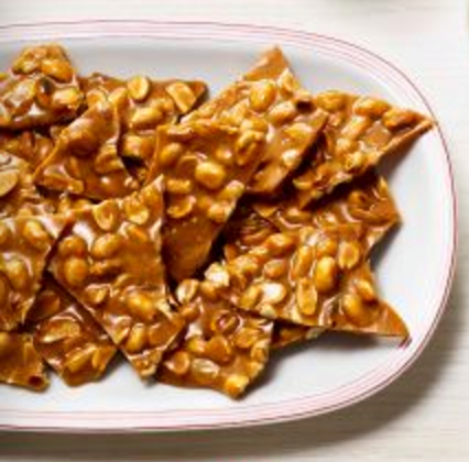 Gingerbread peanut brittle