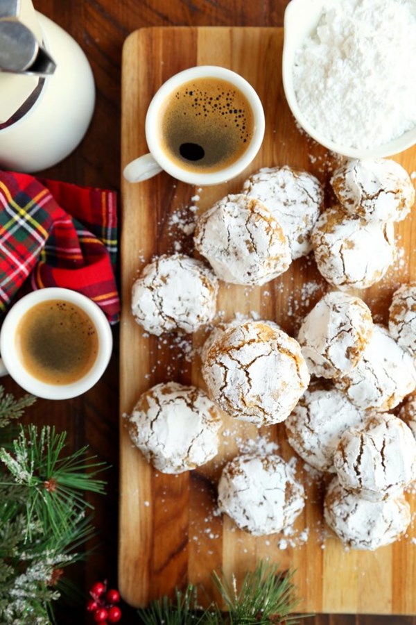 Gingerbread ricciarelli (chewy Italian almond flour cookies)