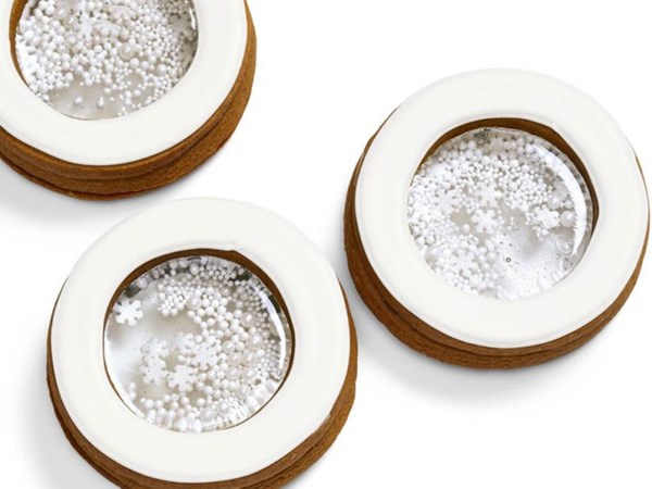Gingerbread snow-globe cookies