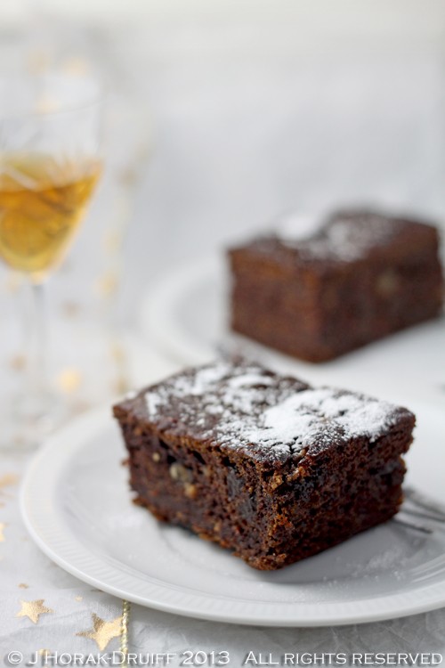 Gingerbread spice persimmon cake