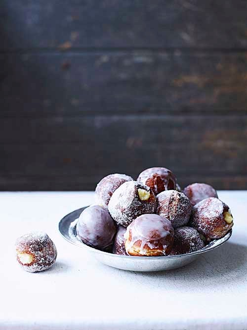 Gingerbread-spiced apple doughnuts