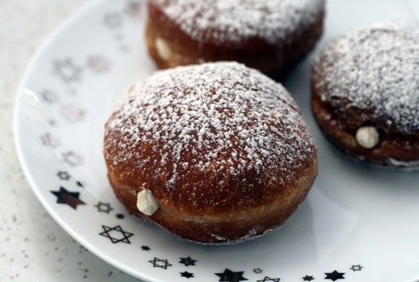 Gingerbread sufganiyot (doughnuts)