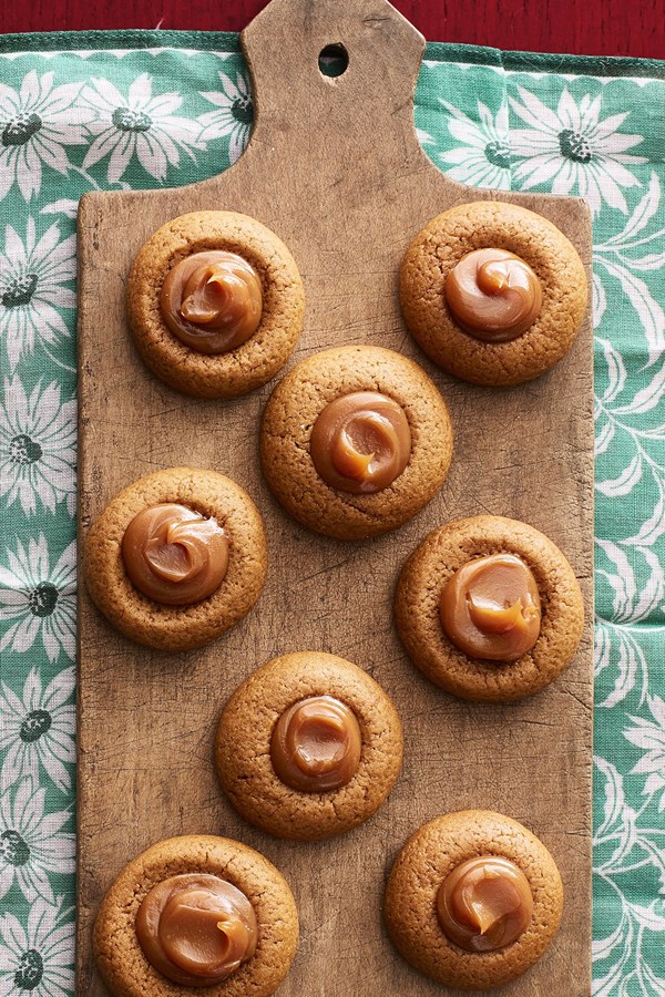 Gingerbread thumbprint cookies with dulce de leche