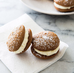 Gingerbread whoopie pies