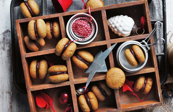 Gingerbread with fruit cake chocolate ganache