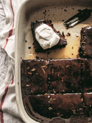 Gingerbread with lemon sauce 