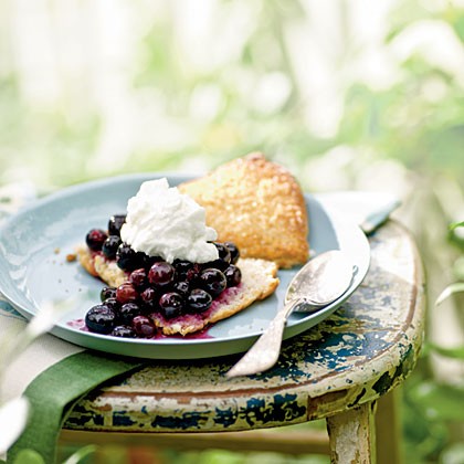Gingered blueberry shortcake