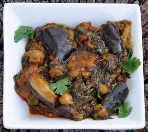 Gingered chickpeas with eggplant, spinach and tomato (Kabli chana baigan tarkari)