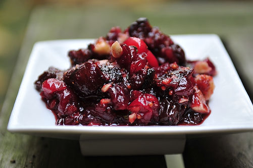 Gingered cranberry fig chutney