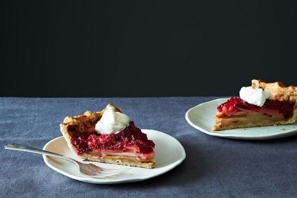 Gingered cranberry-pear pie