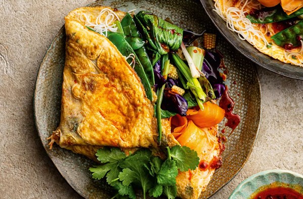 Gingered noodle omelettes with chilli & garlic sauce