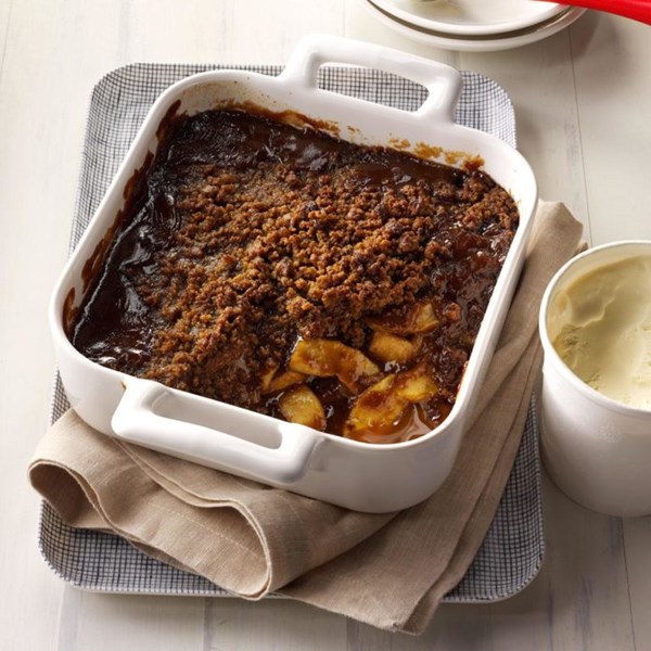 Gingersnap rum apple crisp