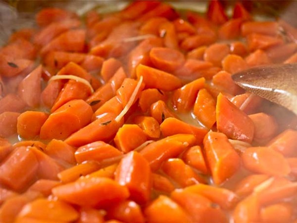 Gingery glazed carrots