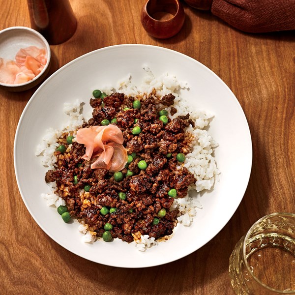 Gingery ground beef with peas over rice (Soboro donburi)