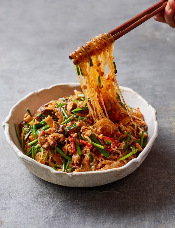 Glass noodles with minced pork, shiitake and garlic chives