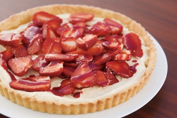 Glazed berry tart with brown sugar mascarpone