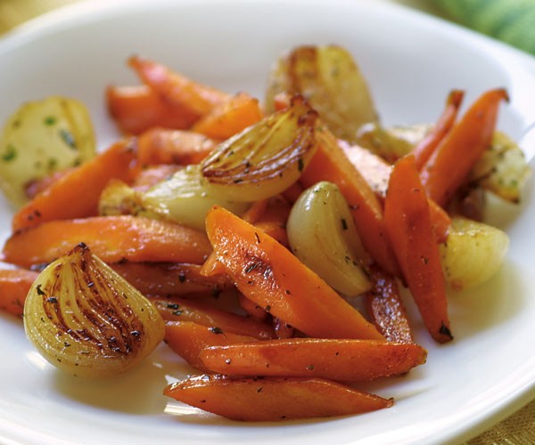 Glazed carrots and shallots with thyme
