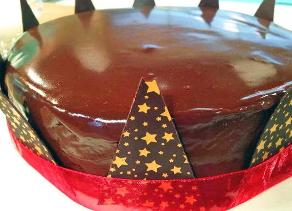 Glazed chocolate cake