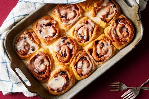 Glazed cranberry milk buns