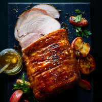 Glazed gammon with apples