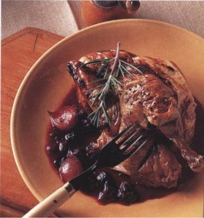 Glazed guinea fowl with blueberry and shallot sauce