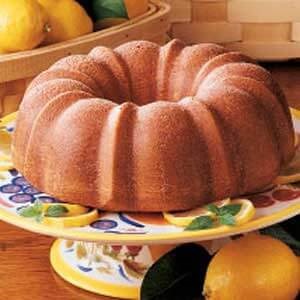Glazed lemon bundt cake