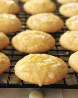 Glazed lemon cookies