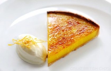 Glazed lemon tart with crème fraiche