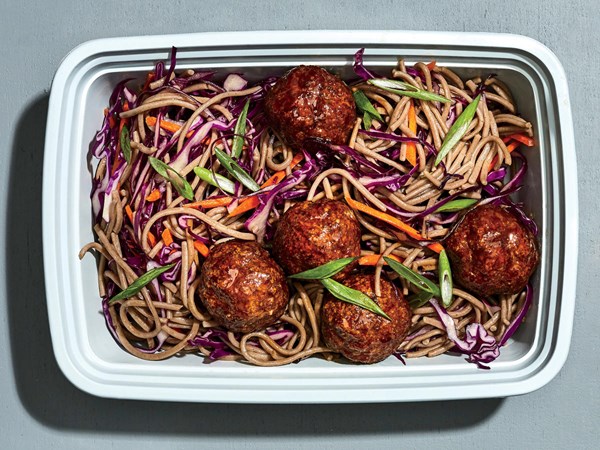 Glazed meatballs with soba noodles