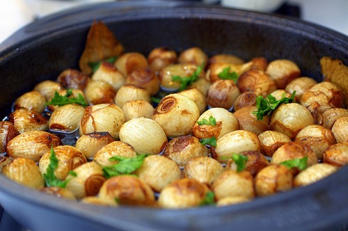 Glazed pearl onions in Port