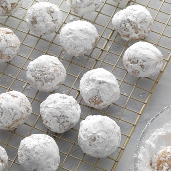 Glazed pfeffernuesse